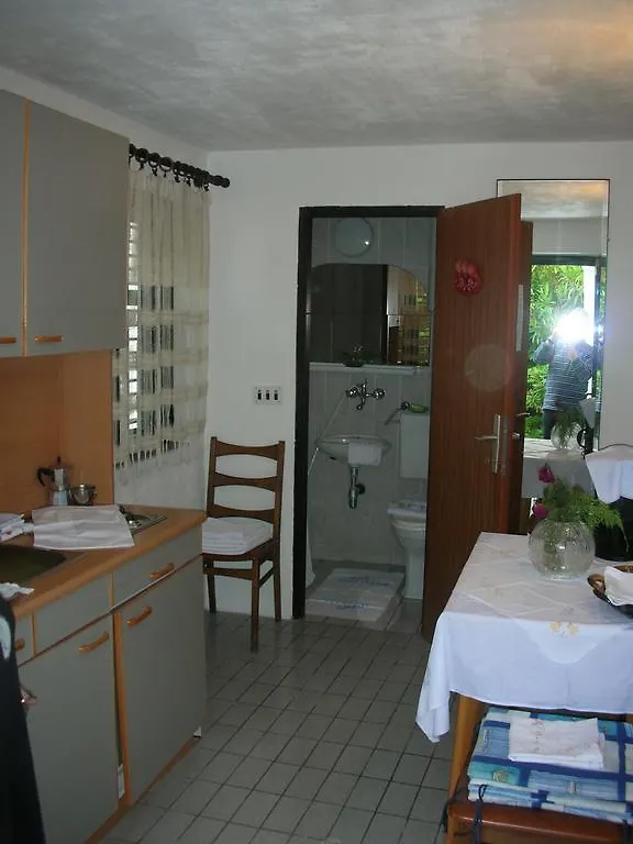 Apartments Peace&Love 0*, Baska (Krk)